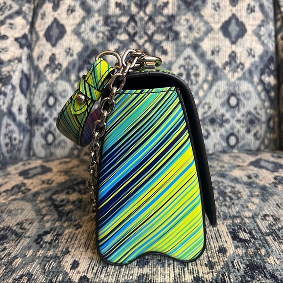 Louis Vuitton Tropical Epi Twist MM - Picture 4 of 15